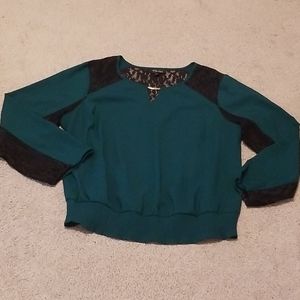 Sexy Thalia Sodi top with lace sleeves and back